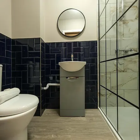 The Willow - 33 * Bristol